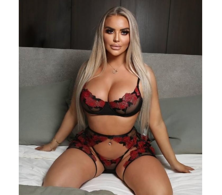 Edinburgh Old Town - Edinburgh — New Blonde in Town💋 Party Don't Rush💦