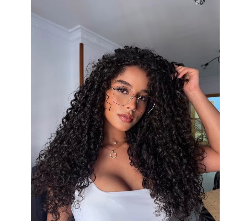 Sweet Smile, Sensual Vibes & a Playful Heart