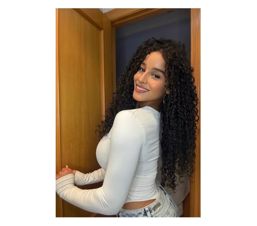 Escorts Kent Tunbridge Wells - Photos for Sweet Smile, Sensual Vibes & a Playful Heart
