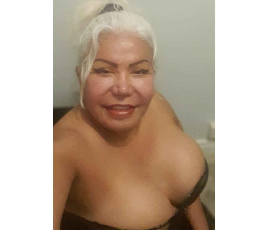 Dungannon - Mid Ulster — Mía sexy mature trans in dungannon