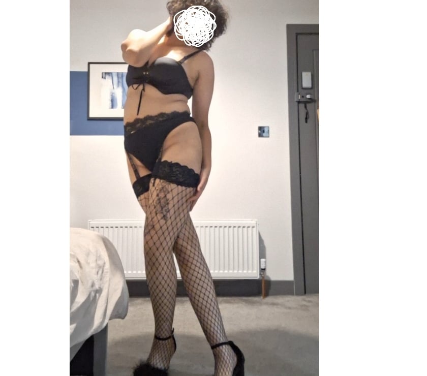Ilford - Redbridge — NEW ~ Mimi Khan ~ Pakistani Girl, Chubby, Short curly hair ~
