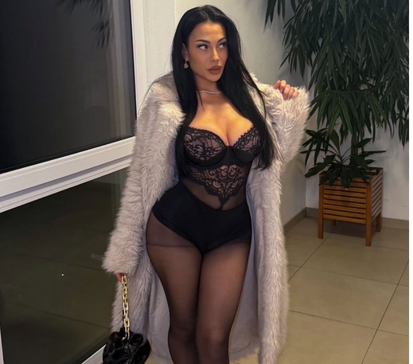 Escorts North London Enfield - Photos for Beautiful and curvy Lola ❗️❤️❤️
