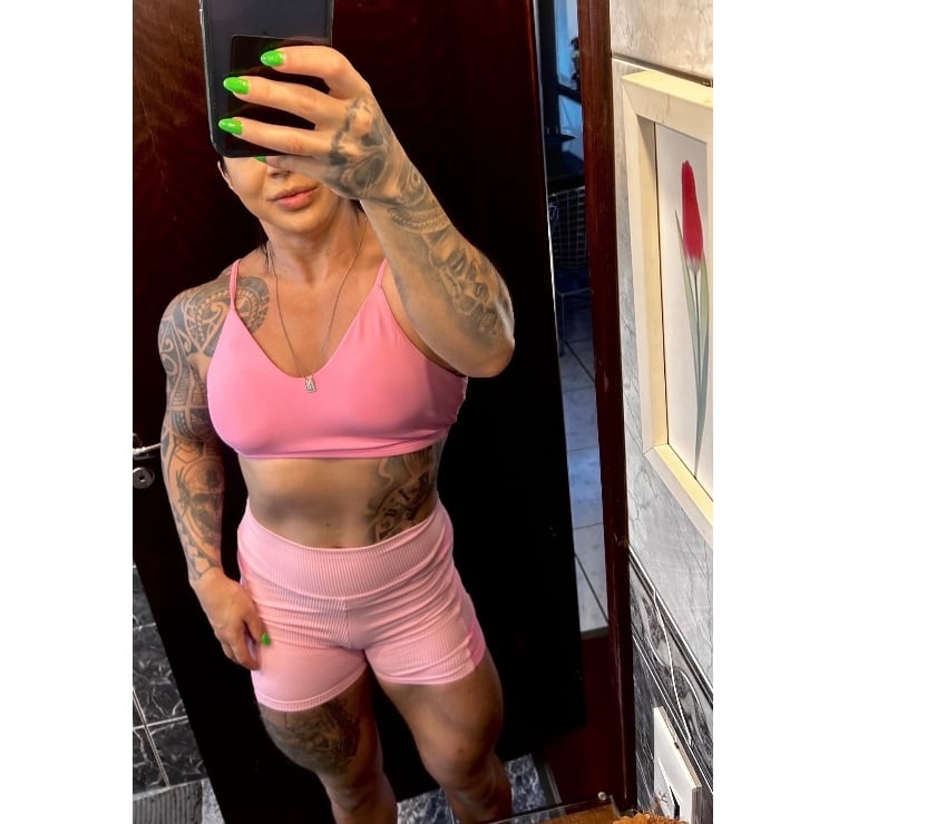Escorts South Yorkshire Sheffield - Photos for Muscular Brazilian woman and bodybuilder