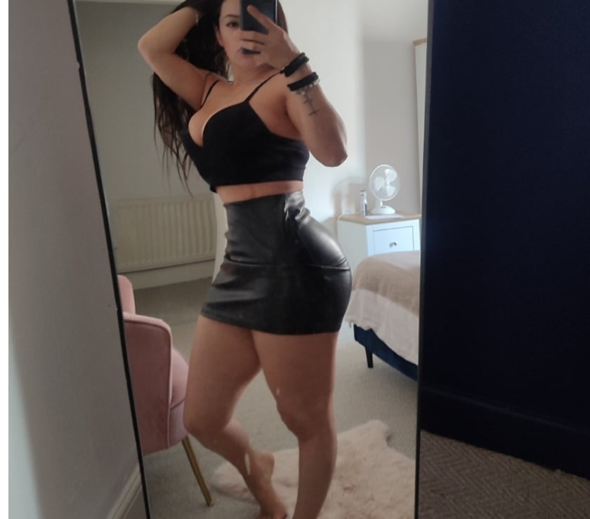 Escorts Essex Epping Forest - Photos for Sexy Colombian🇨🇴 sweet naughty relaxing massage 🍭