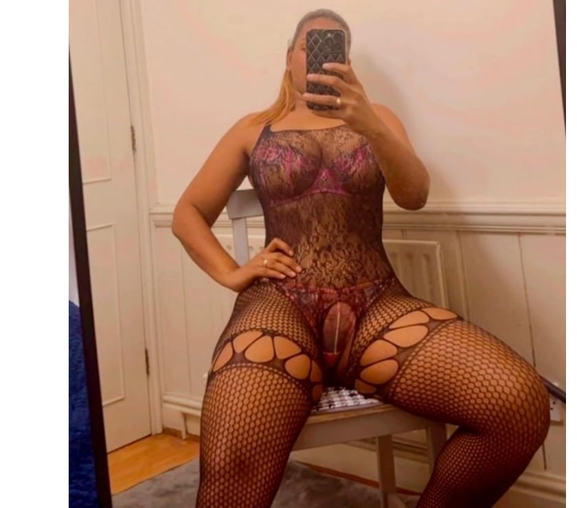 Escorts Greater Manchester Manchester - Photos for Dark-haired ♥️girl, I like to party.☎️🍾🎊