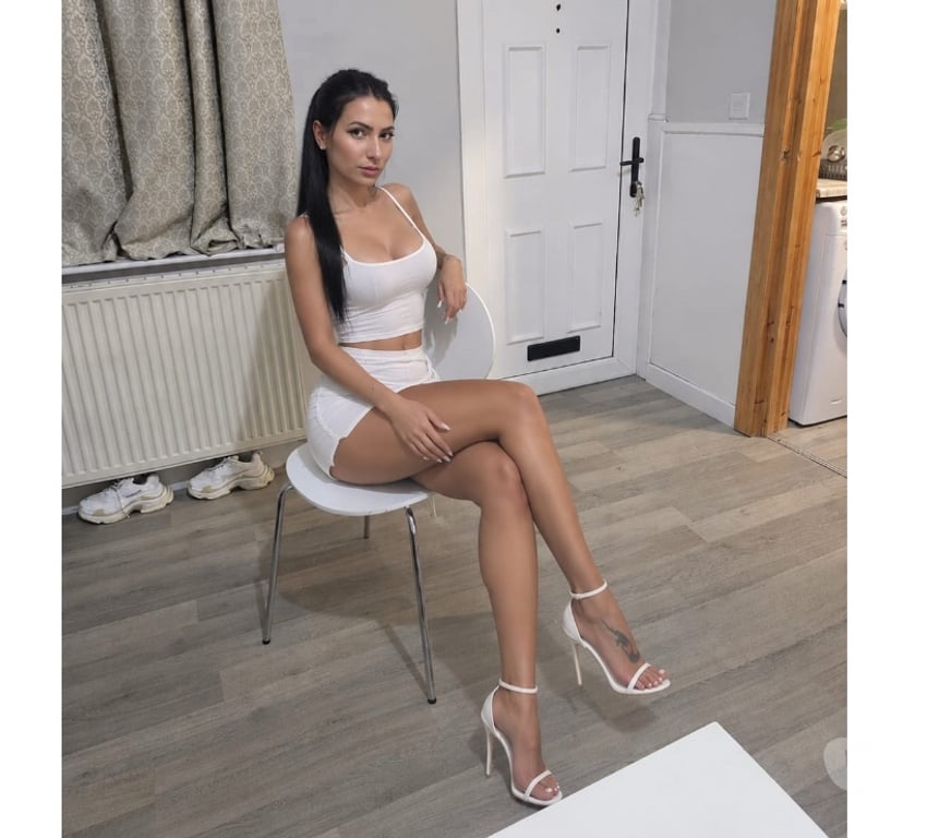 Escorts West Yorkshire Leeds - Photos for Ella 🍭 party girl 🍾 New girl