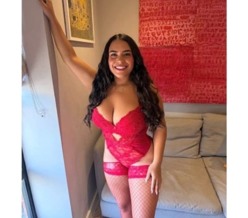 Amalia brunette girl!!🥰🥰
