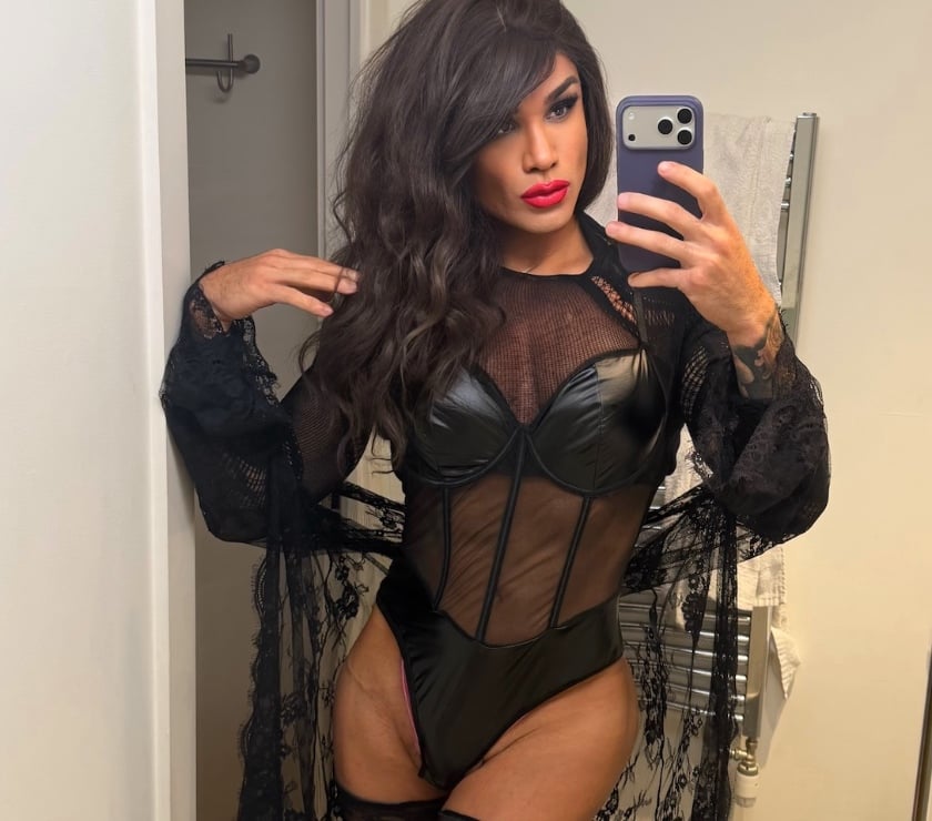 Escorts East London Stratford - DLR Station - East London - Photos for 🔥 NEW Latina TRANS Discreet Companion 🔥 BIG and BOUNCY