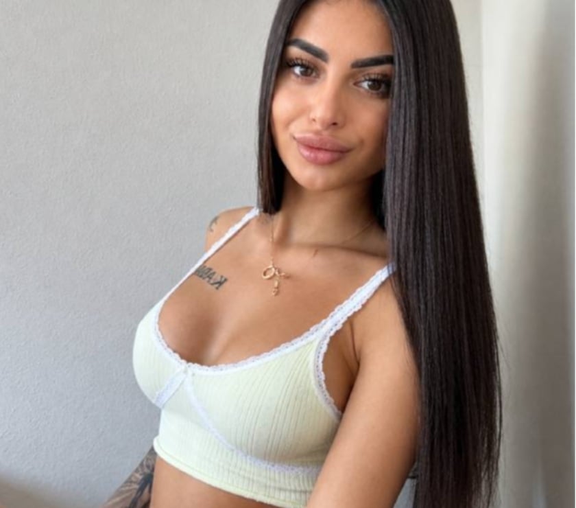Photos for CRISTINE Slim Petite Escort 💋 Hot Looks 100% REAL