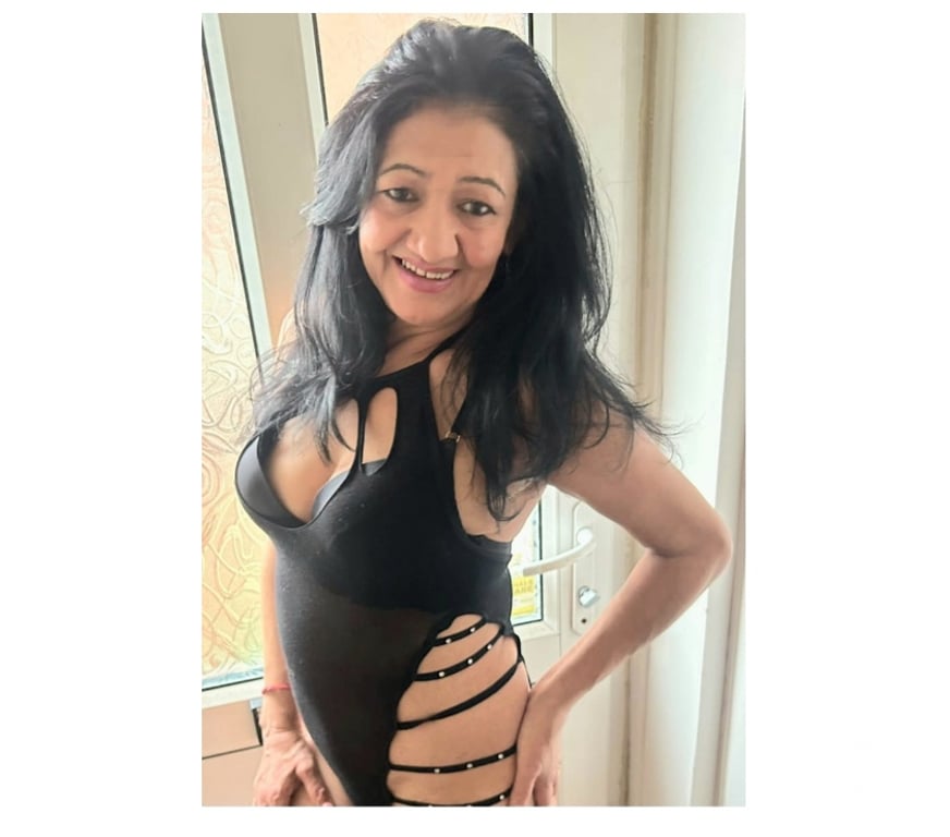 Escorts Ealing Northolt Station - Ealing - Photos for MIRA MILF 🔞PARTY GIRL🔞