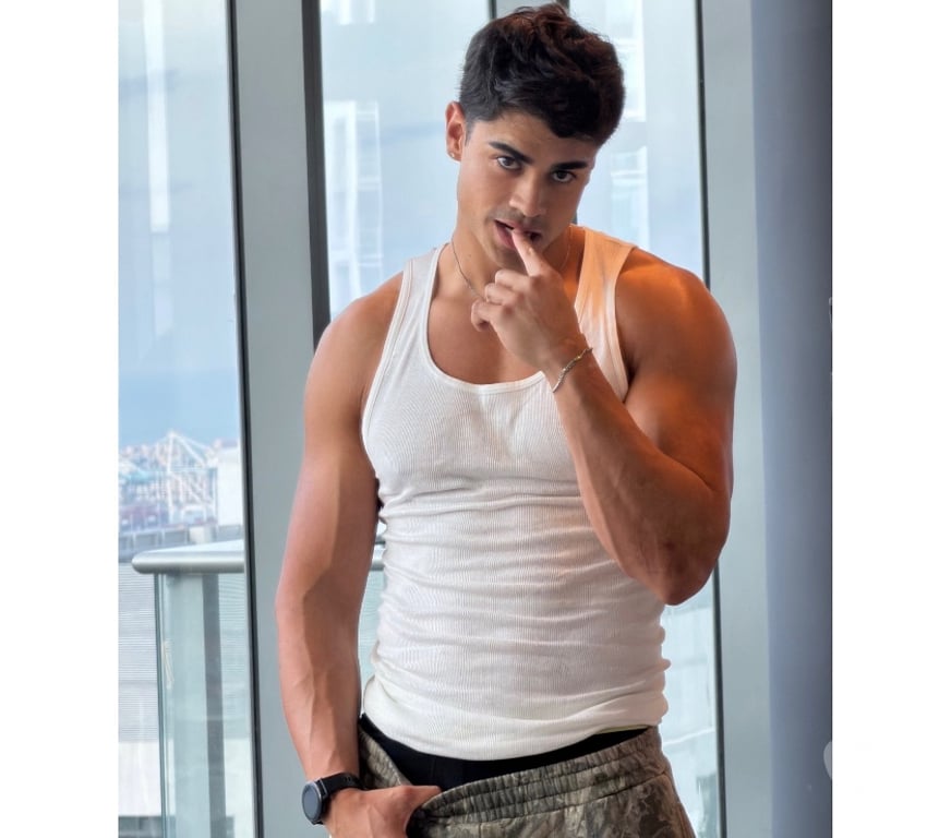  Gay massage West London Hillingdon - Photos for 🇧🇷BRAZILIAN BOY, HOT 😏 XL 🔥