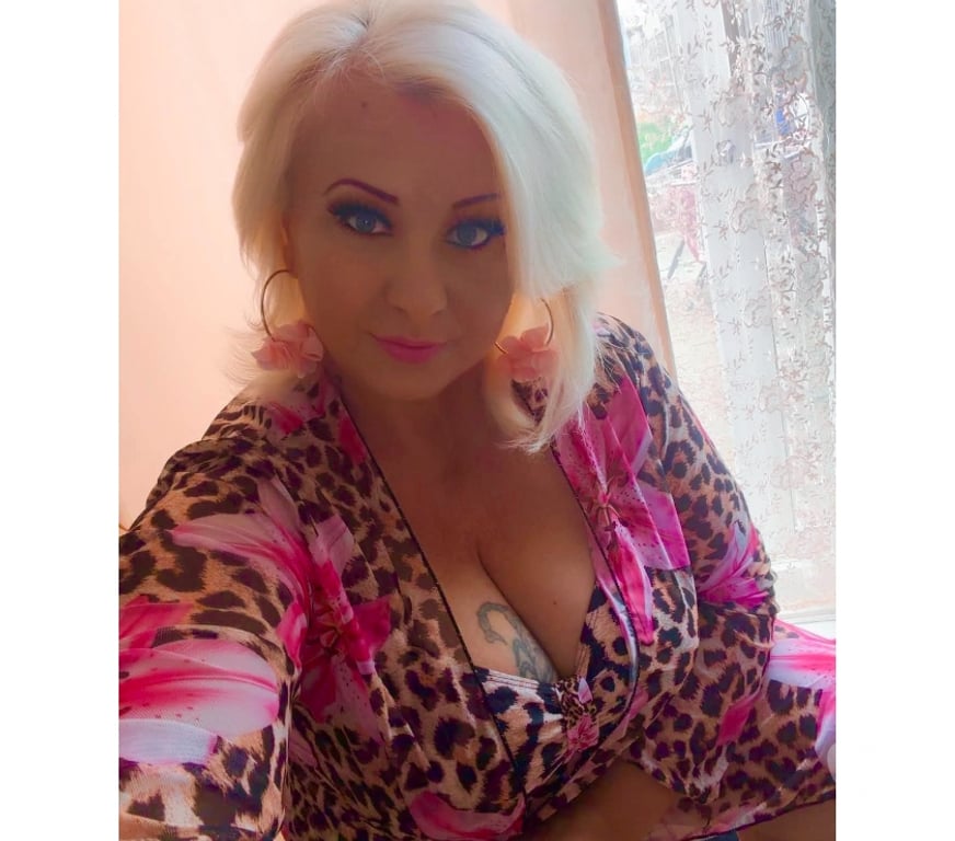 Escorts East London Goodmayes - East London - Photos for AMANDA HORNY MILF BIG NATURAL BOOBS RELAX KISS 💋