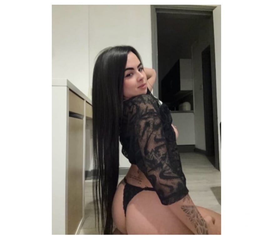 Escorts East London Barking Station - East London - Photos for 🔞NAUGHTY SARA 🌎🔝HOTTEST BRUNETTE🔝PARTY