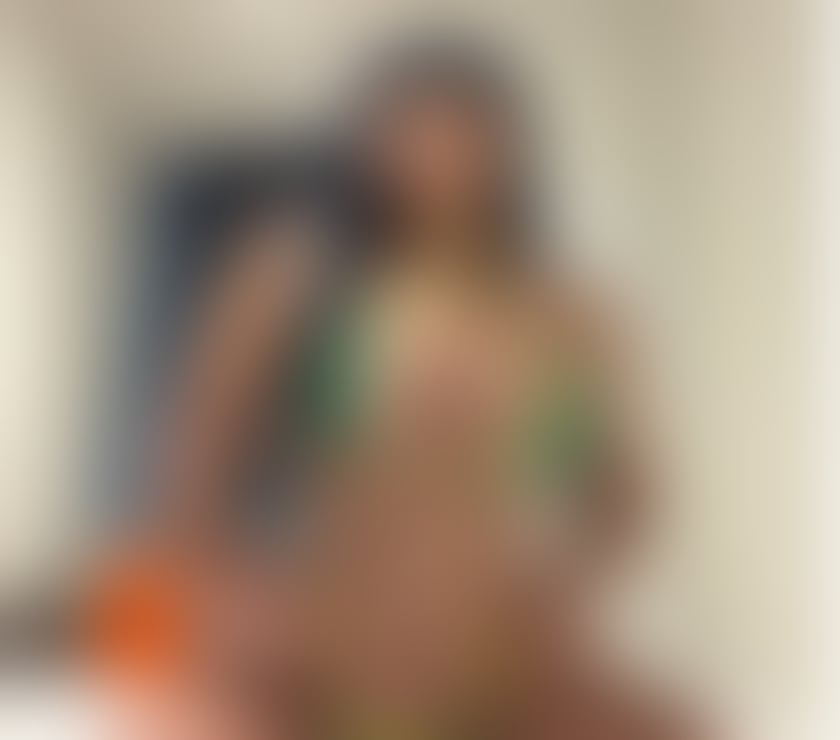 Escorts Bedfordshire Luton - Photos for 19-YEAR-OLD BUSTY BABY 😈😈😈😈