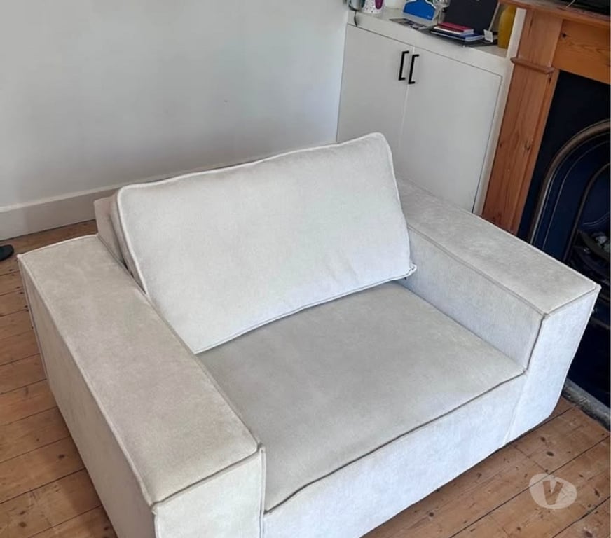 Furniture Greater Manchester Manchester - Photos for Like New Cream Sleefy Armchair – Plush Velvet Accent Chair