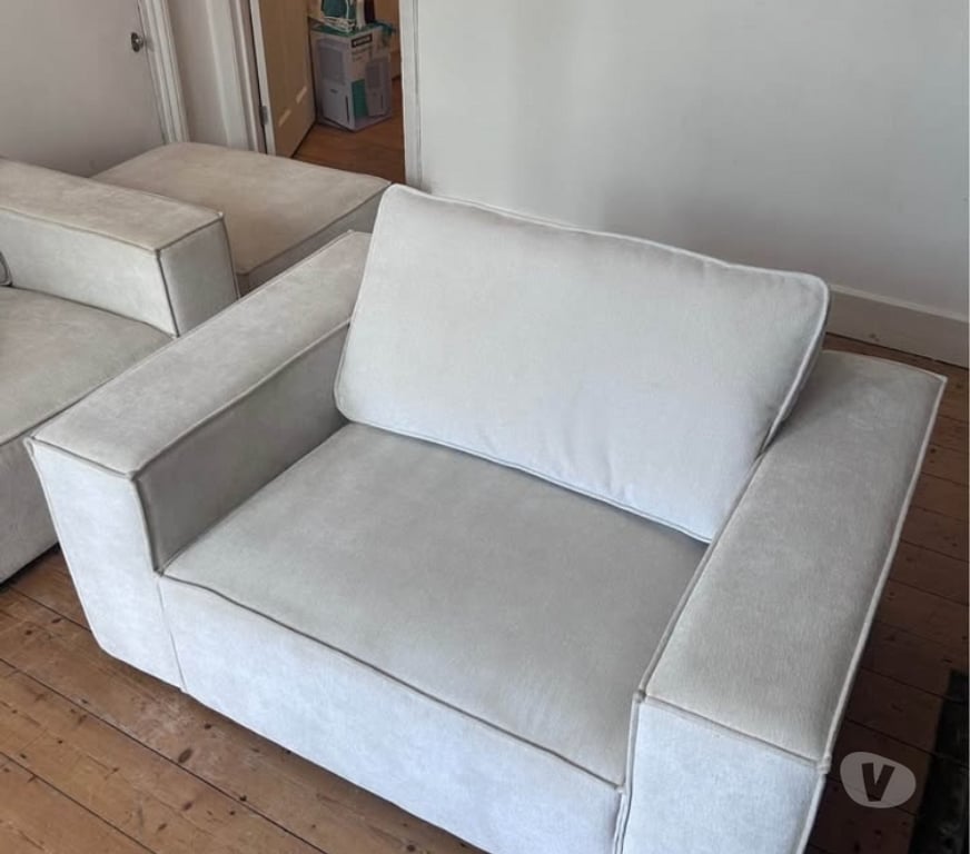 Furniture Greater Manchester Manchester - Photos for Like New Cream Sleefy Armchair – Plush Velvet Accent Chair