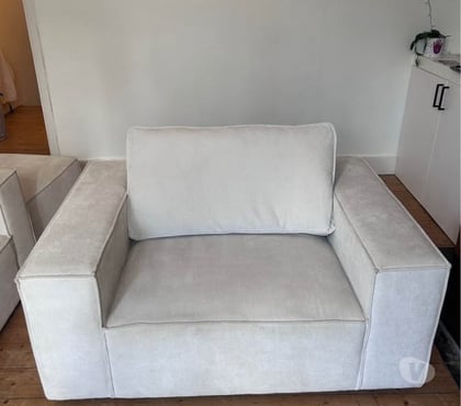 Furniture Abbey Hey Manchester - Photos for Like New Cream Sleefy Armchair – Plush Velvet Accent Chair
