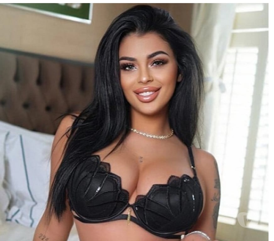 Escorts East London Chingford - East London - Photos for 🔥 The Brunette You Won’t Forget… One Look, One Smile