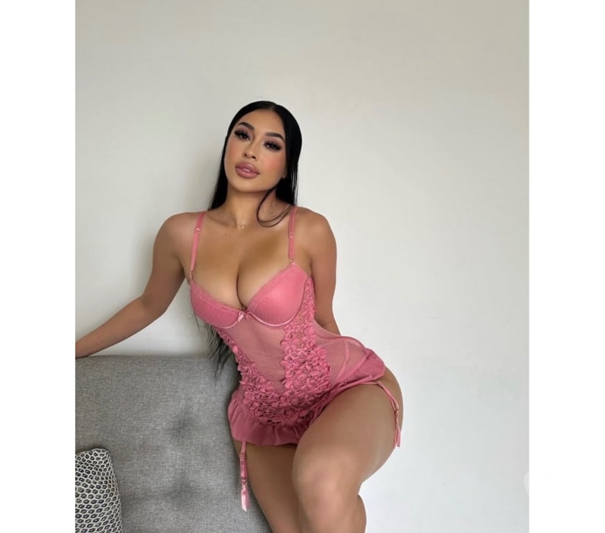 Escorts East London Beckton - East London - Photos for SEDUCTIVE BRUNETTE, HOT BRAZILIAN, JUST YOUR TYPE 💋✨