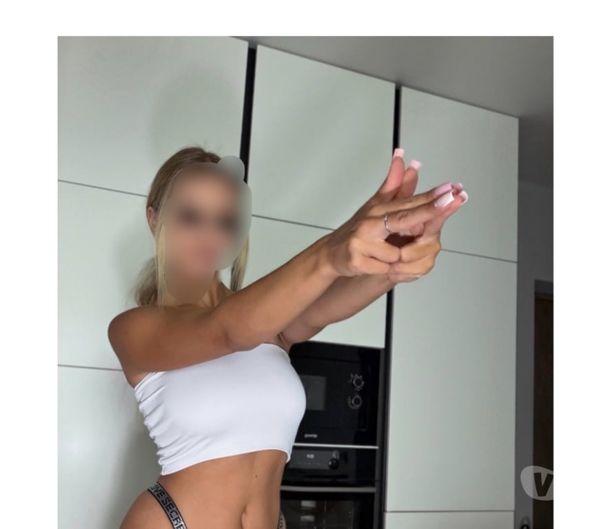 Escorts Kent Maidstone - Photos for Blonde Beauty with a Charming Smile