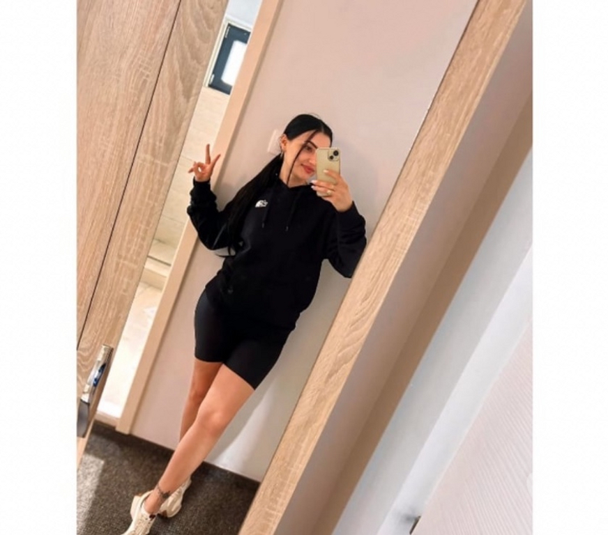 Escorts Surrey Reigate and Banstead - Photos for Hello now here Anda Incall , outcall