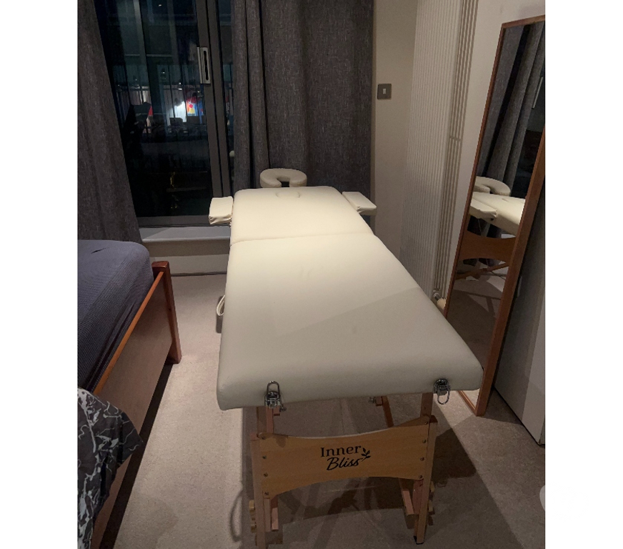 Full body massage East London Aldgate East Station - East London - Photos for Luxury Massage In Aldgate East