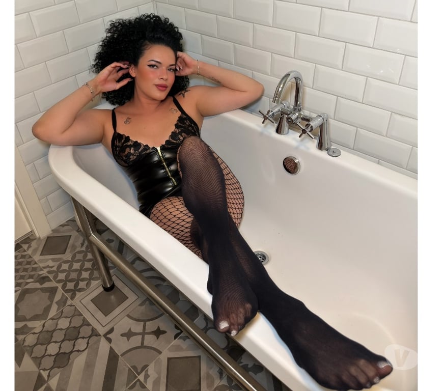 Trans Escorts Bedfordshire Luton - Photos for Brazilian trans angel with curly hair