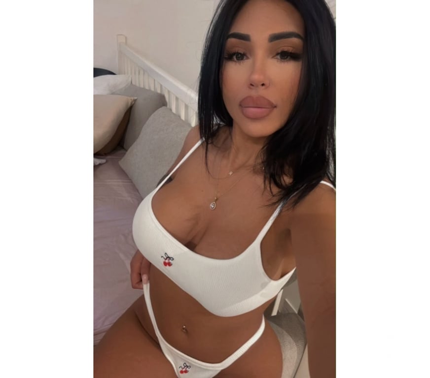 Escorts Slough Slough Town Centre - Slough - Photos for Andra,love party girl new in your town