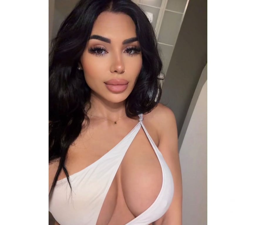 Escorts Slough Slough Town Centre - Slough - Photos for Andra,love party girl new in your town
