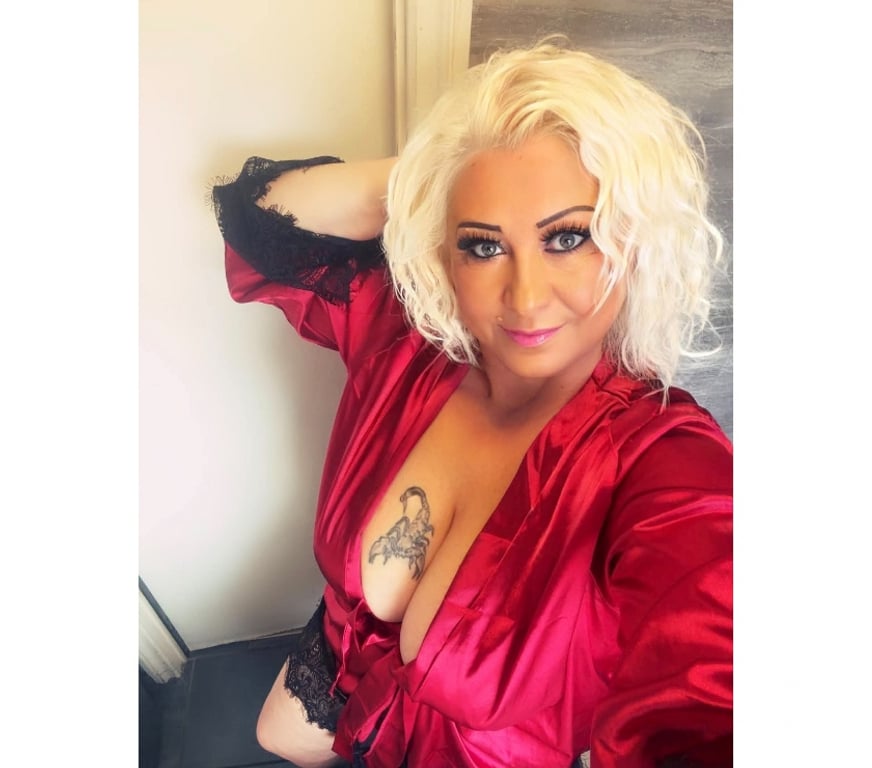 Escorts East London Havering - Photos for AMANDA HORNY MILF BIG NATURAL BOOBS RELAX KISS 💋