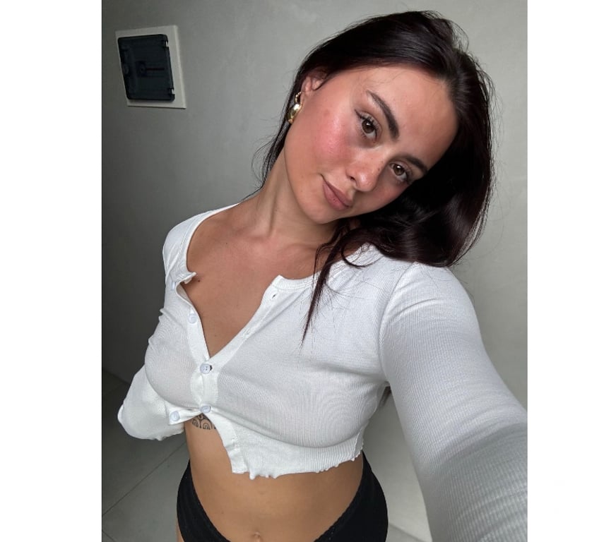 Escorts South Yorkshire Sheffield - Photos for Alice Brazilian 🇧🇷 natural body sweet girl