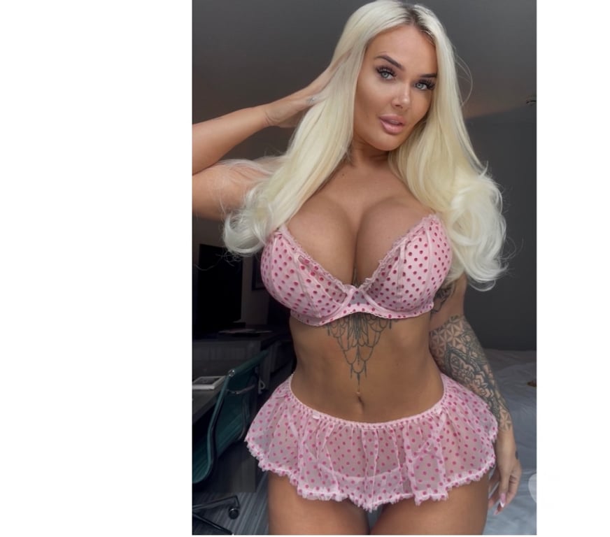Escorts Hull Wincolmlee - Hull - Photos for ENGLISH 🏴󠁧󠁢󠁥󠁮󠁧󠁿 BOMBSHELL PORSCHE