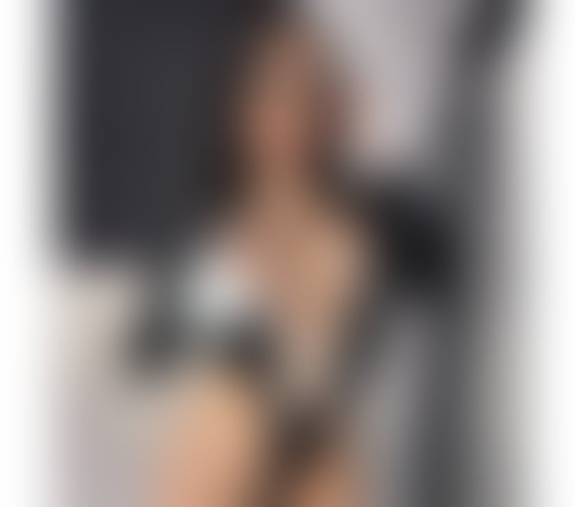Northampton - West Northamptonshire — Hi Sara bnew here call me incall or outcall🎉