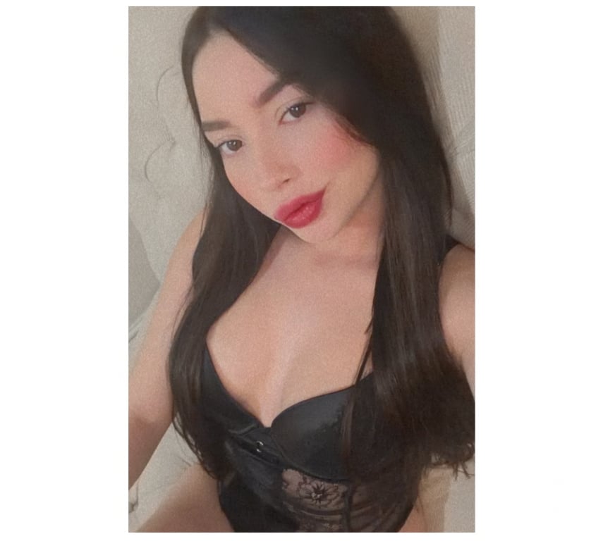 Escorts Essex Chelmsford - Photos for Luna style GFE satisfaction and pleasure