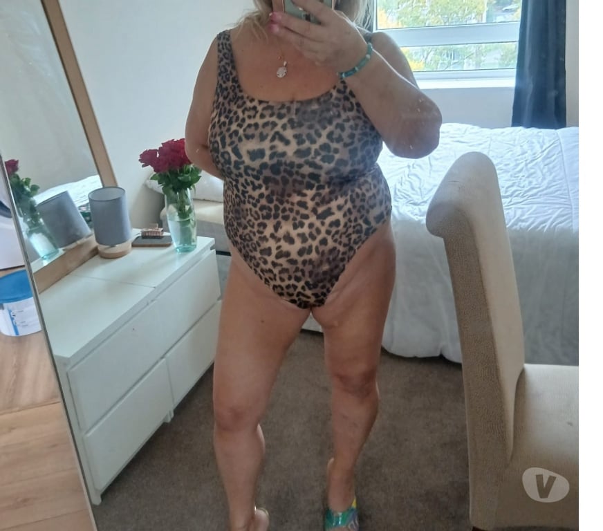 Escorts Hertfordshire Broxbourne - Photos for Stunning mature 52 year old