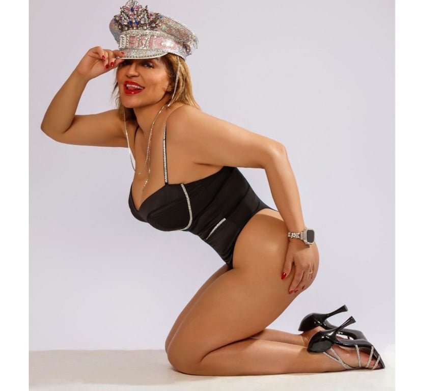 Escorts North London Islington - North London - Photos for Elegant Dominatrix | Private Domination Experience