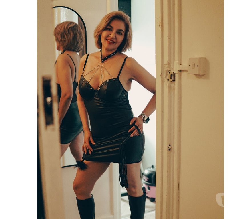 Escorts North London Islington - North London - Photos for Elegant Dominatrix | Private Domination Experience