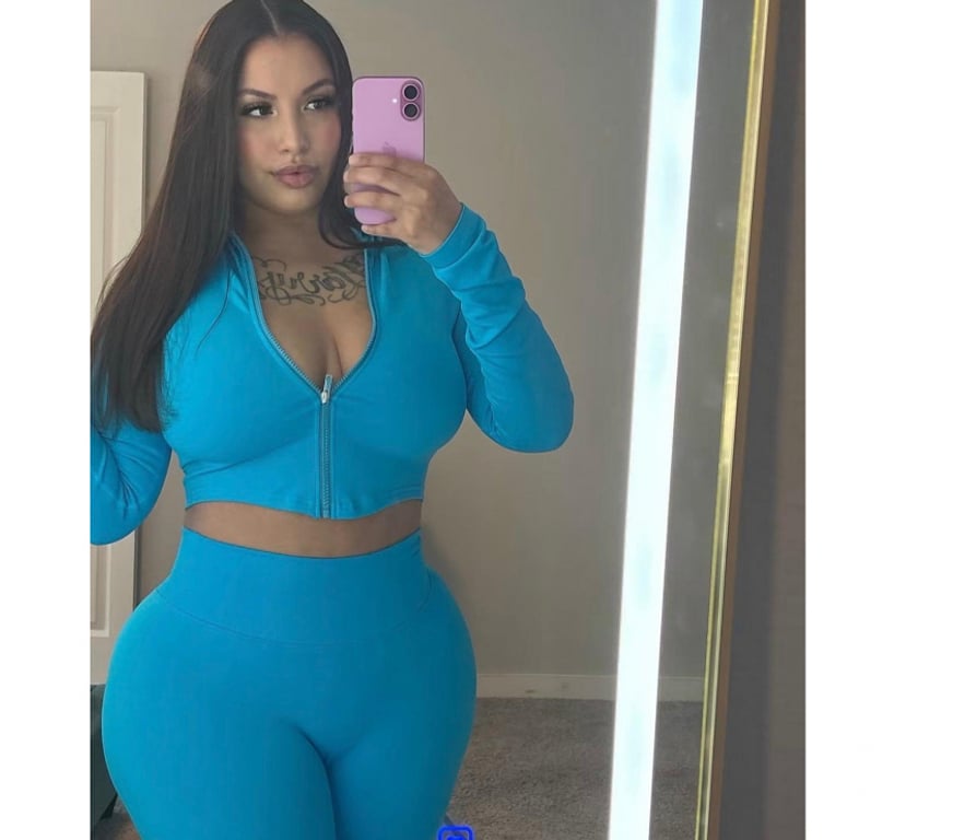 Escorts South East London Croydon - Photos for 🔥 Meet Your Gorgeous Latinas – A Charming Escape