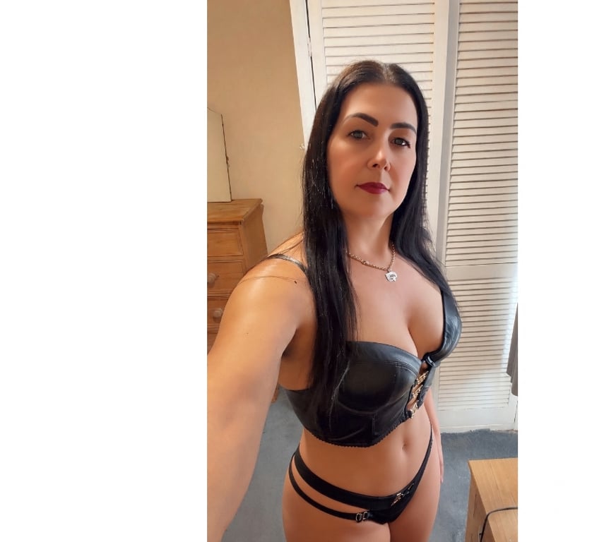 Escorts Buckinghamshire Aylesbury - Buckinghamshire - Photos for PARTY GIRL IN TOWN 🇧🇷🥳🍯