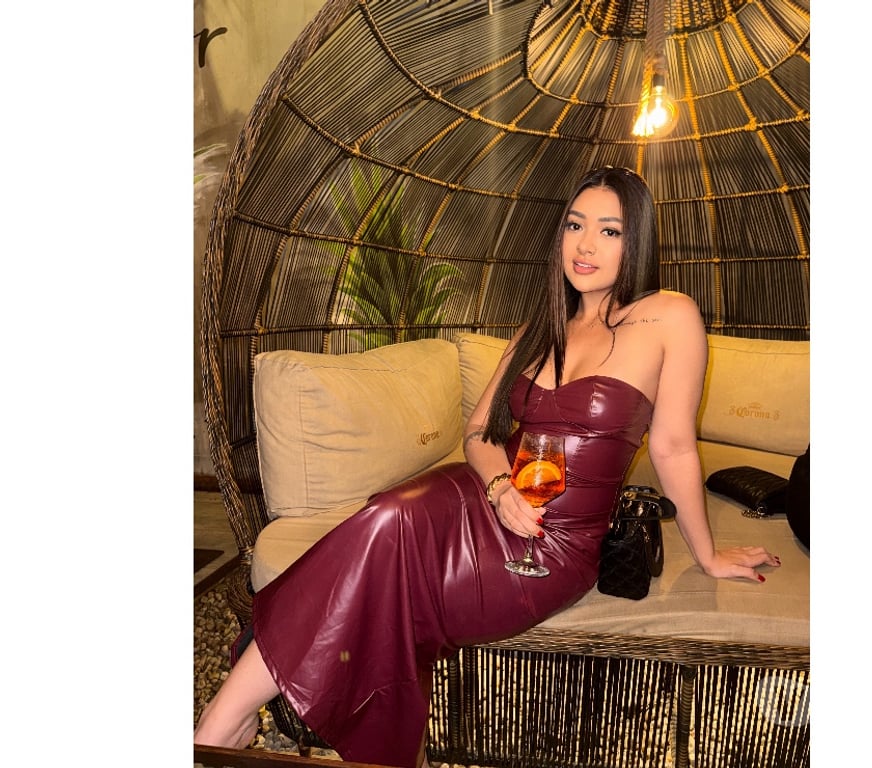 Escorts Slough Slough Town Centre - Slough - Photos for Moni, your favorite girl, party 🥂🎉🥳