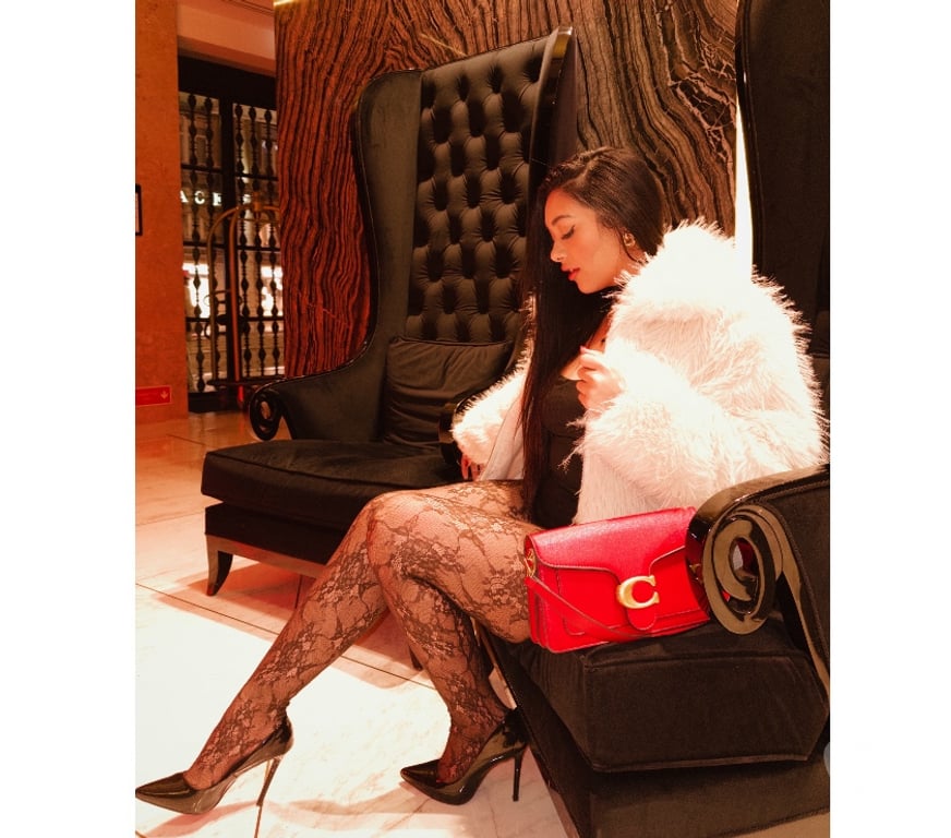 Escorts Slough Slough Town Centre - Slough - Photos for Moni, your favorite girl, party 🥂🎉🥳