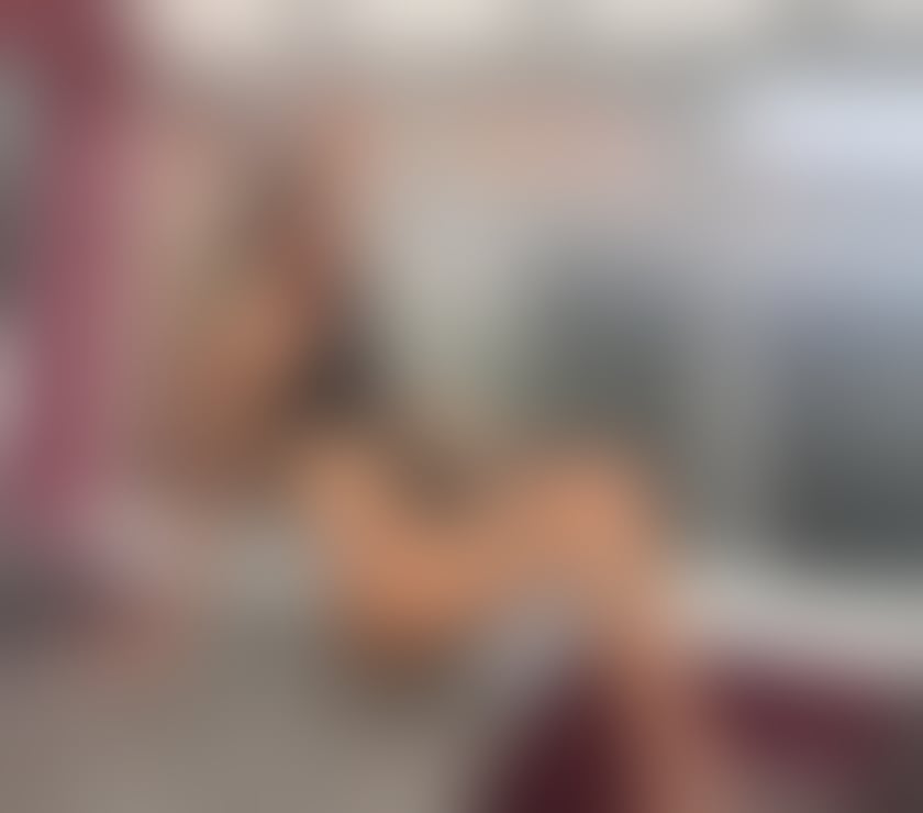 Escorts Glasgow Crosshill - Glasgow - Photos for Thai Ts , model look with something below