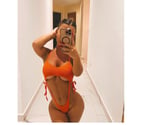 Stevenage Town Centre - Stevenage — MIDGET SEXY GIRL IN THE CITY 💕💞