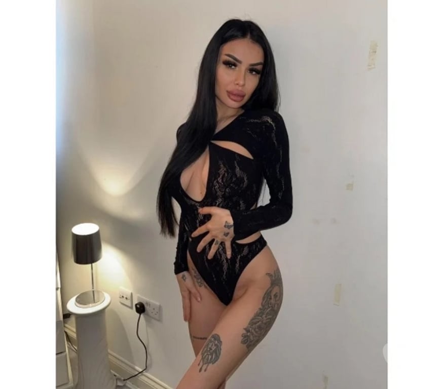 Escorts West Yorkshire Kirklees - Photos for Girlfriend experience,New in town,No rush