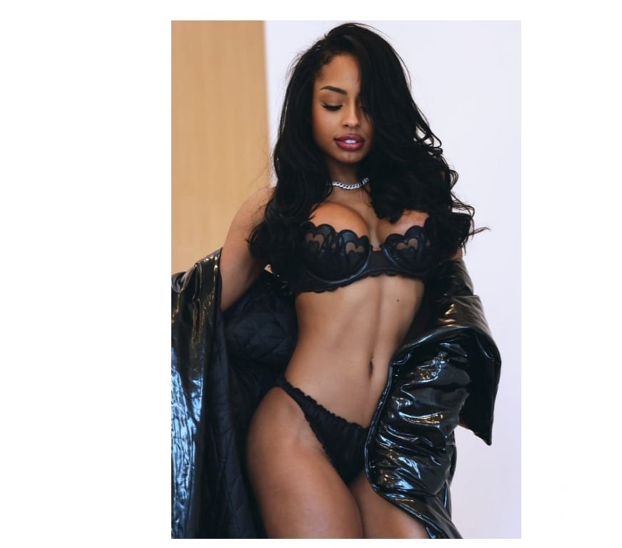 Escorts West Midlands Dudley - Photos for beautiful Latina Camila 💕