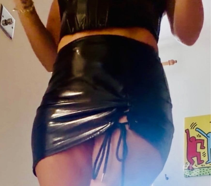 Escorts Cheshire East Wilmslow - Cheshire East - Photos for Altrincham Wilmslow