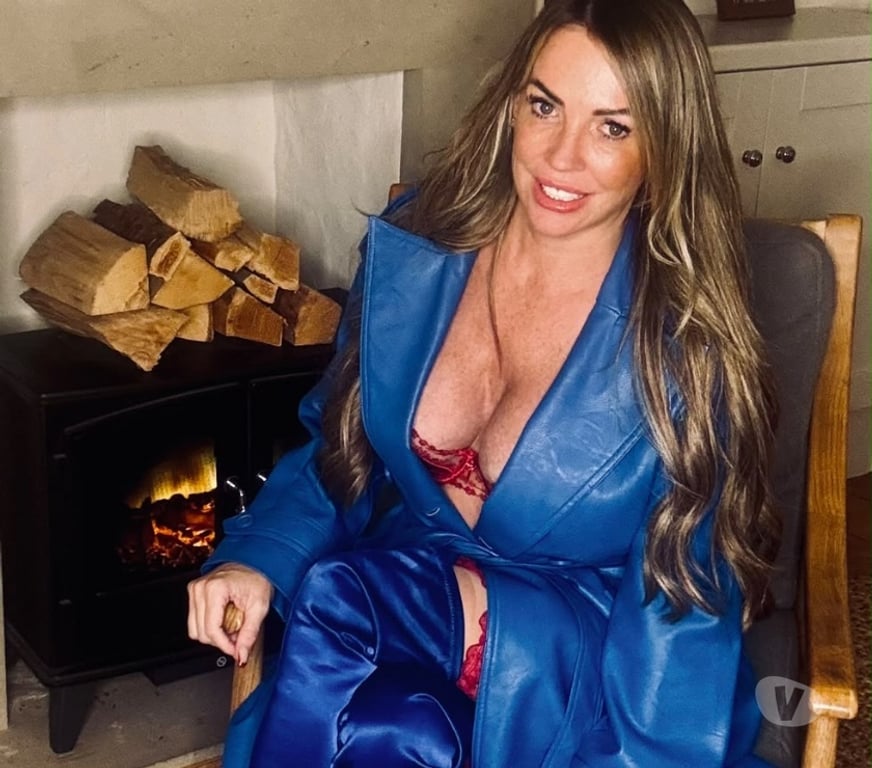 Escorts Cheshire East Wilmslow - Cheshire East - Photos for Altrincham Wilmslow