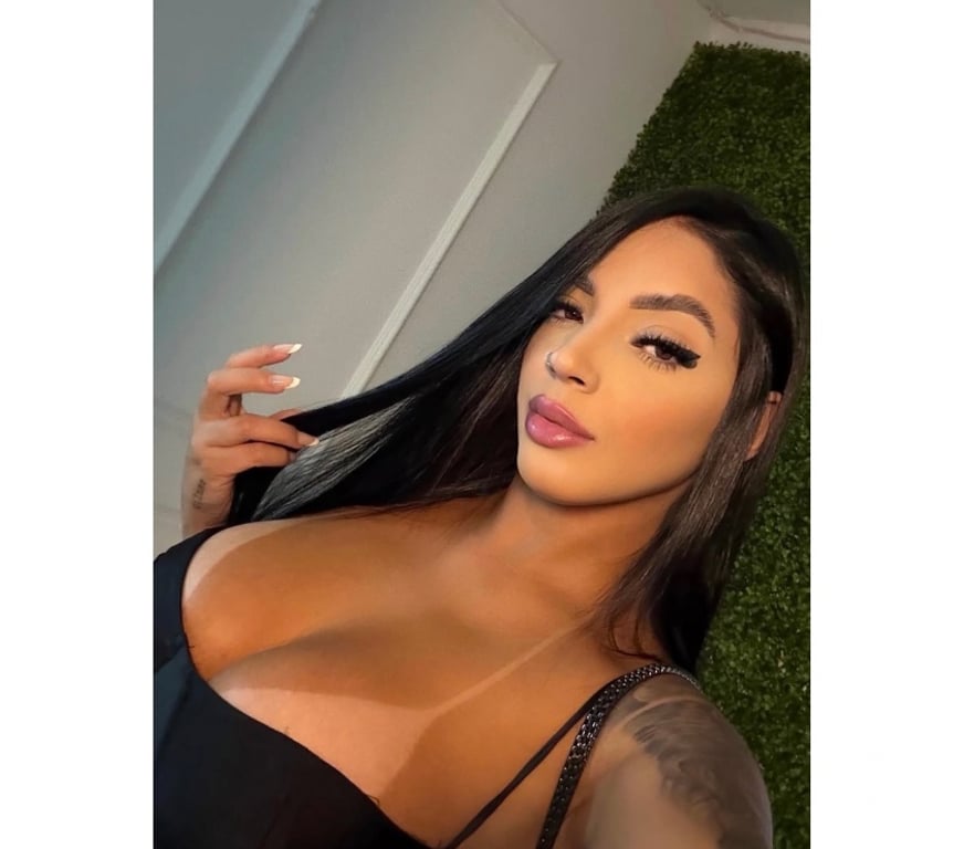 Escorts West London Acton Central Station - West London - Photos for 💯 REAL PIC 🔥 ATTRACTIVE GIRL FOR COMPANY 💋