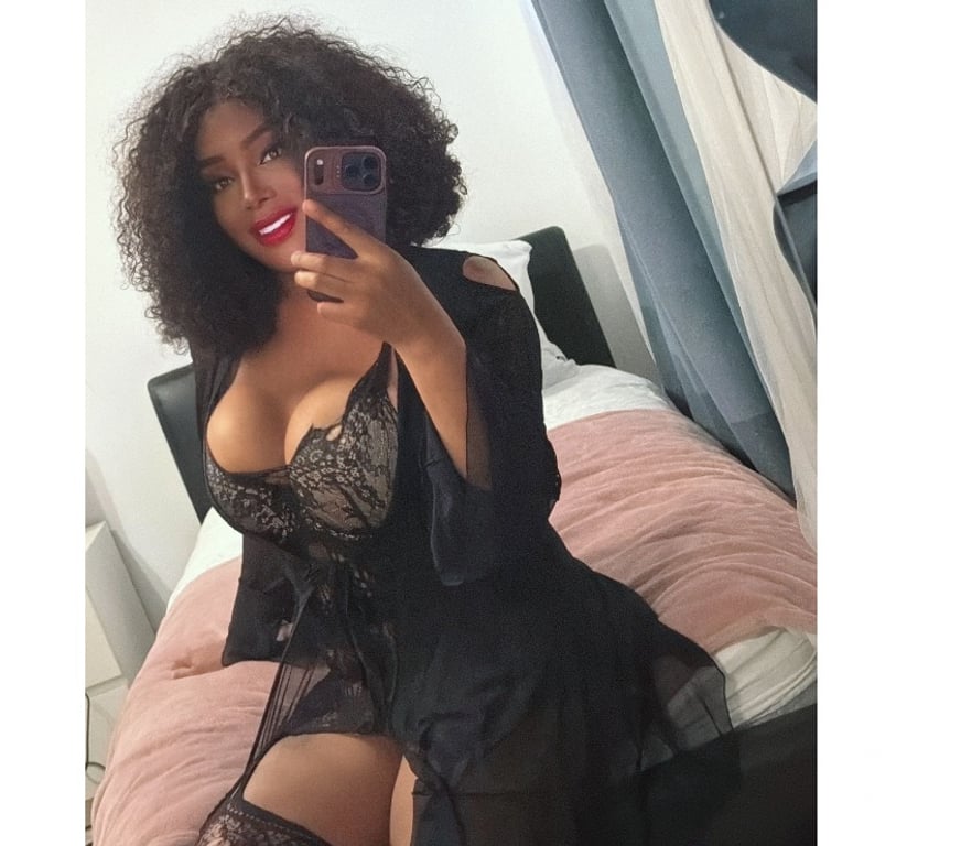 Escorts Essex Colchester - Photos for Sophie black ebony girl party 🥳