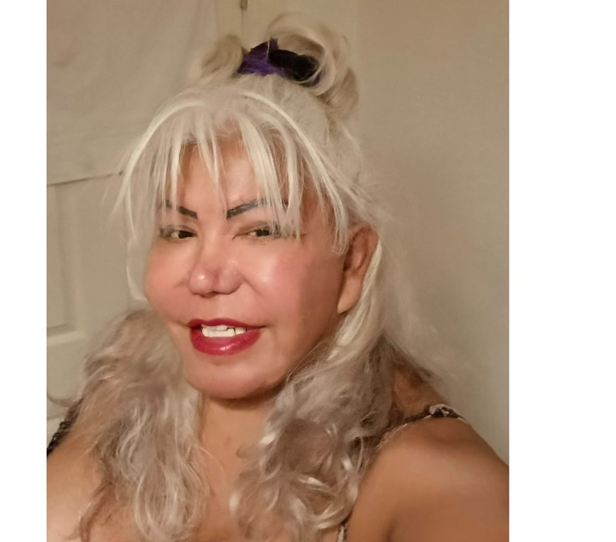 Escorts Derry and Strabane Londonderry - Derry and Strabane - Photos for Mía sexy mature trans